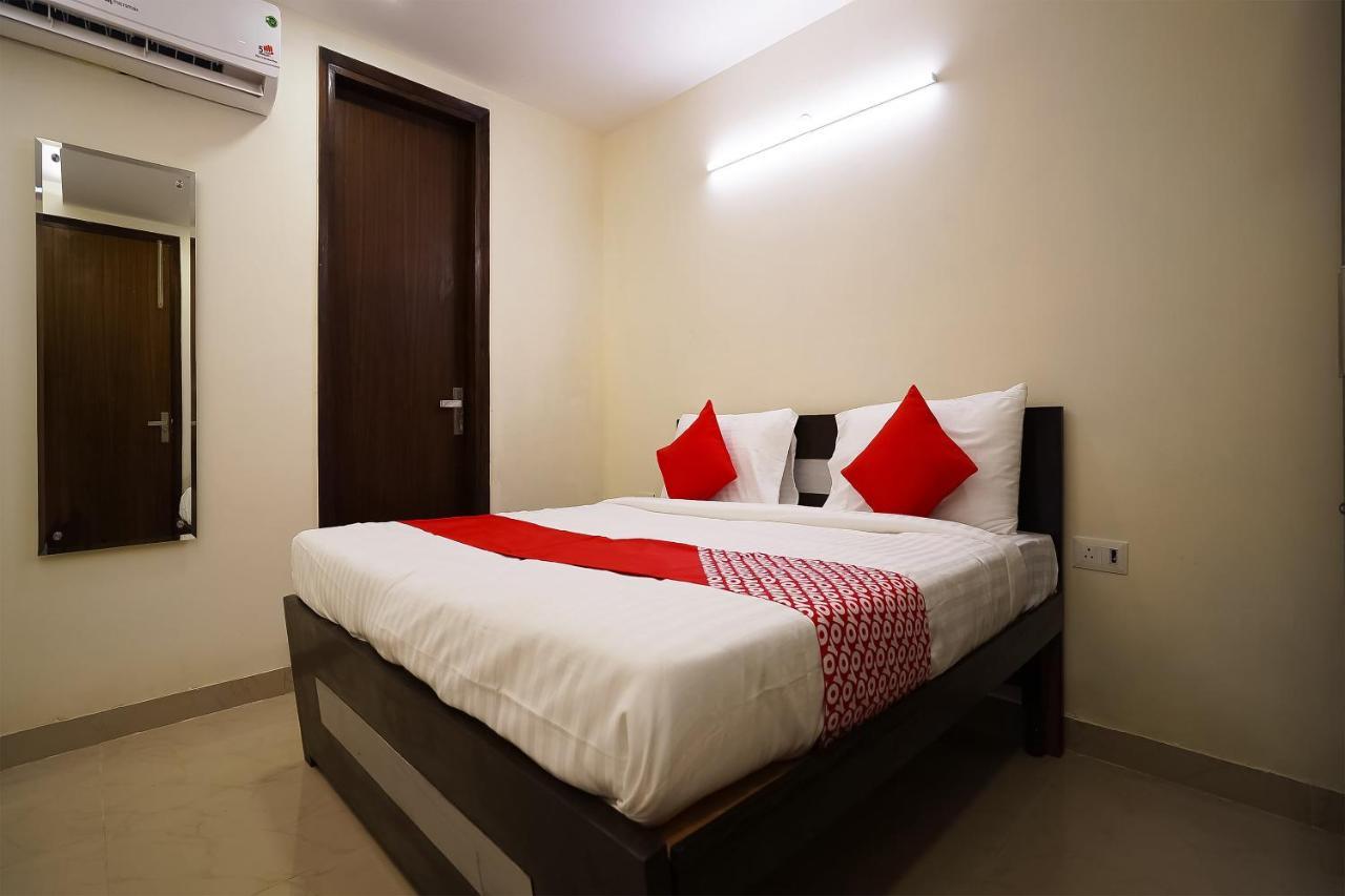 Hotel O Olive Saffron 德里 外观 照片