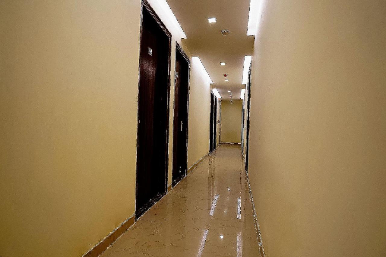 Hotel O Olive Saffron 德里 外观 照片
