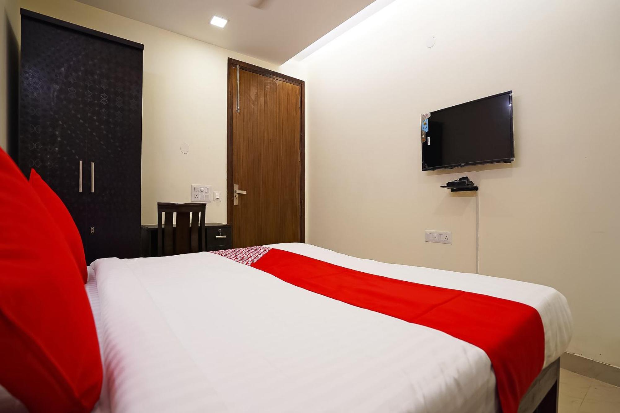 Hotel O Olive Saffron 德里 外观 照片